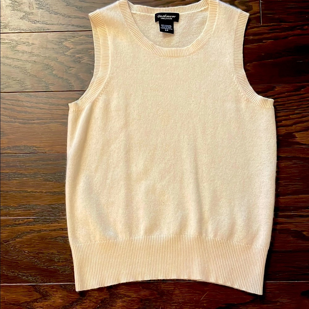 Lord and Taylor Vintage Cream Sleeveless Sweater/vest
100% Cashmere